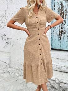 SHEIN Clasi 镂空刺绣纽扣连衣裙，带荷叶边下摆，长款女装 - 卡其色 - 查看 3