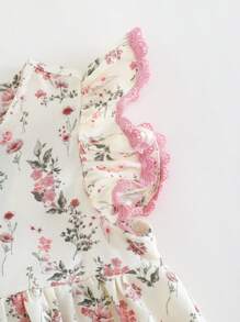 Cozy Pixies Abito da bambina con scollo tondo, maniche corte, vita arricciata e fantasia floreale ditsy