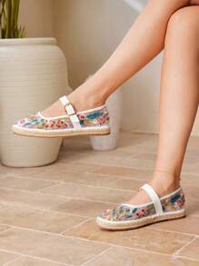 Styleloop Women's Round Toe Flat Strap Fashion Sandals, Suitable For Beach And Vacation - White - View 4