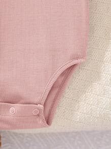 SHEIN 新生女宝宝可爱荷叶边粉色休闲连体衣，适合夏季穿着