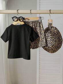 SHEIN 3件套男婴套装 - 字母印花针织T恤、短裤和帽子 - 彩色 - 查看 2