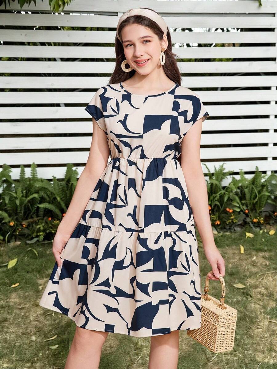 SHEIN TEENGIRL Casual Geometric Print Short Sleeve Waisted A-Line Round Neck Dress, Suitable For Daily Wear And Vacation, Spring/Summer