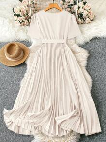 SHEIN Clasi 大码女式V领短袖系腰百褶下摆连衣裙