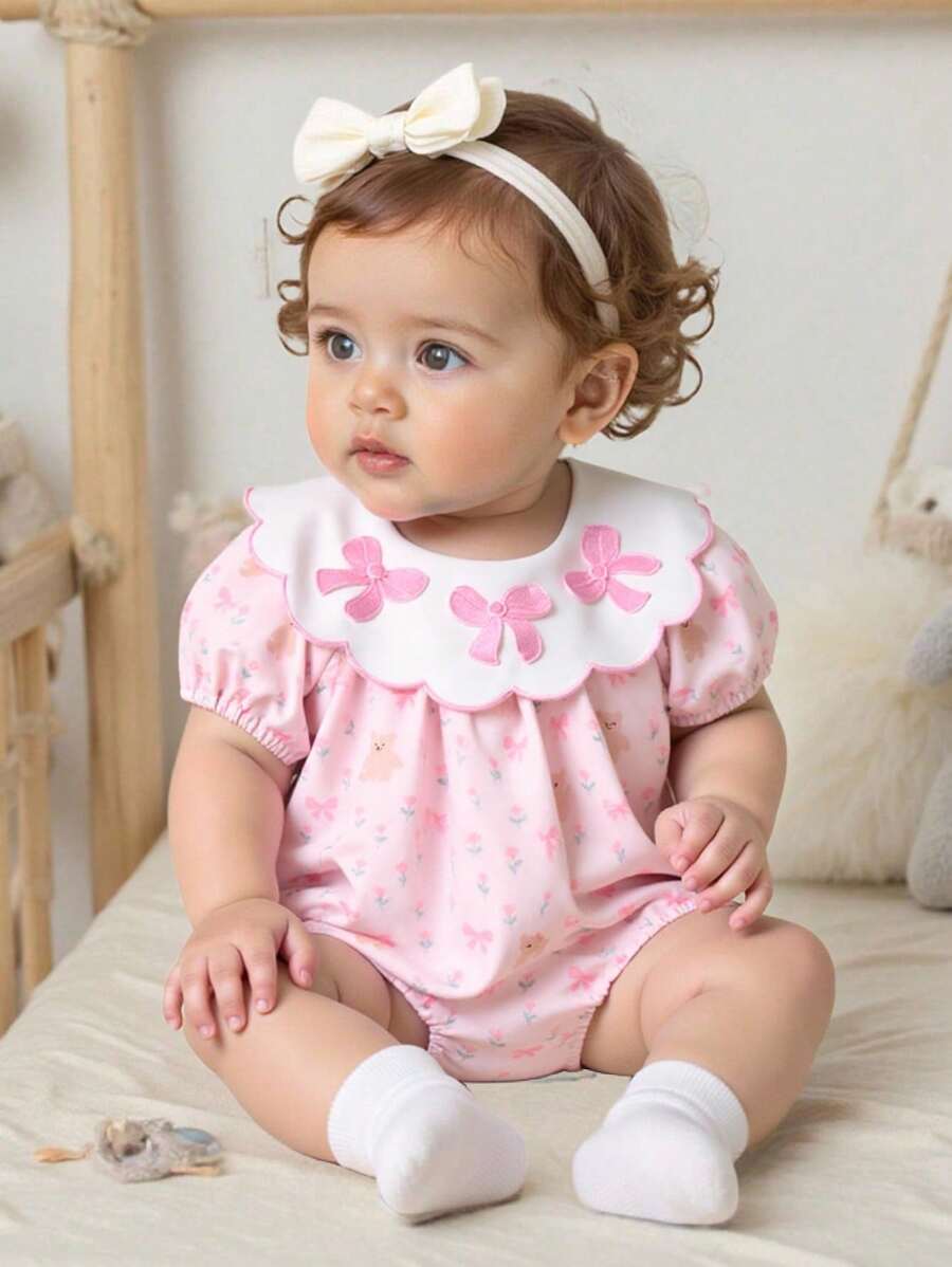 SHEIN Baby Girl Floral Bear Print Ruffled Collar Short Sleeve Bodysuit With Embroidered Bow,Comfortable & Breathable Pink,Summer,Cute,Family Matching - Pink - View 1