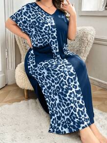 SHEIN Váy Maxi rộng rãi, tay ngắn, họa tiết da báo, màu sắc rực rỡ, mặc ở nhà, cổ chữ V, cỡ lớn - Màu xanh hải quân - Xem 5