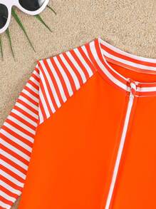 Đồ bơi bé trai thiết kế mới năm 2025, mũ màu cam họa tiết mắt và càng cua, đồ bơi liền thân sọc thể thao và giản dị, thích hợp cho kỳ nghỉ, bãi biển, mùa hè - trái cam - Xem 4