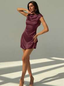 Aloruh 简约高端办公室套装 小立领 短袖 修身迷你缎面连衣裙（女款） - 紫紅色 - 查看 4