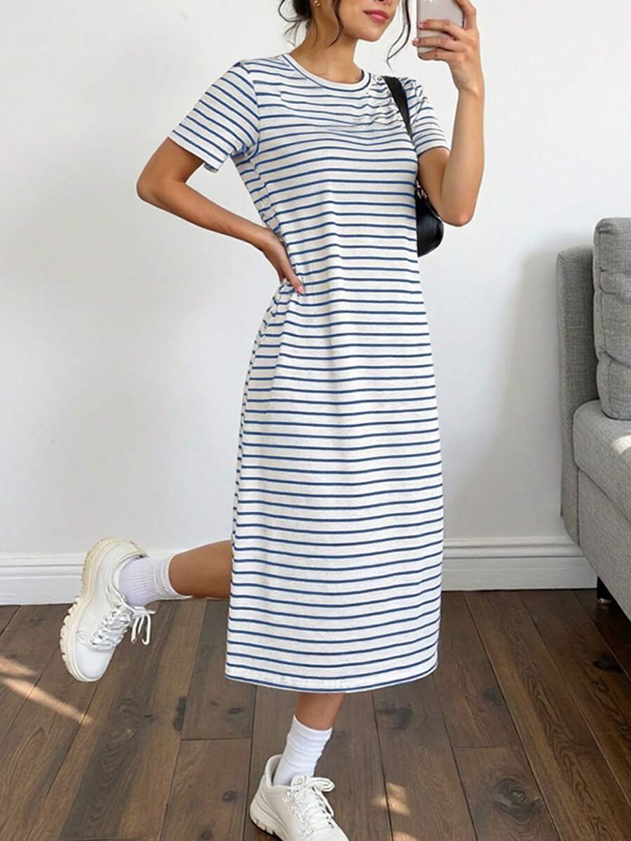 SHEIN Leap Crew 少女春夏日常休闲宽松黑白针织条纹/圆领/短袖略宽松/基础款休闲连衣裙/日常出游，侧开衩/沙滩裙 - 藍白色 - 查看 1