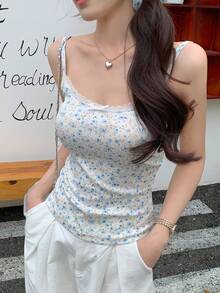 DAZY 女款碎花蕾絲網紗吊帶上衣 度假穿搭 夏季日常 白色與藍色碎花可愛圖案T恤 - 藍色 - 查看 5