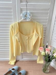 DAZY Bộ 2 món áo hai dây và áo khoác cardigan màu kem dành cho nữ, thích hợp cho mùa xuân/thu. - Màu vàng - Xem 4