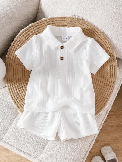 2 Peças Conjunto de Camiseta de Manga Curta com Pescoço Quadrado Canelado e Shorts Canelados Brancos para Meninos Pequenos, Adequado para Ocasiões Casuais, Outdoor, Viagem e Festa