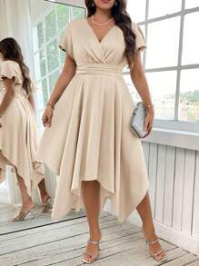 SHEIN Clasi Vestido elegante de talla grande para mujer de verano, de unicolor, con cuello en V y bajo asimétrico