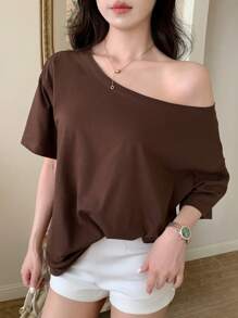 DAZY Damen lässiges, locker sitzendes T-Shirt mit asymmetrischem Ausschnitt, Sommer Neuheit, Schulanfangs-Kleidung im Preppy-Stil