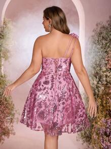 SHEIN Belle 大码礼服（重饰）