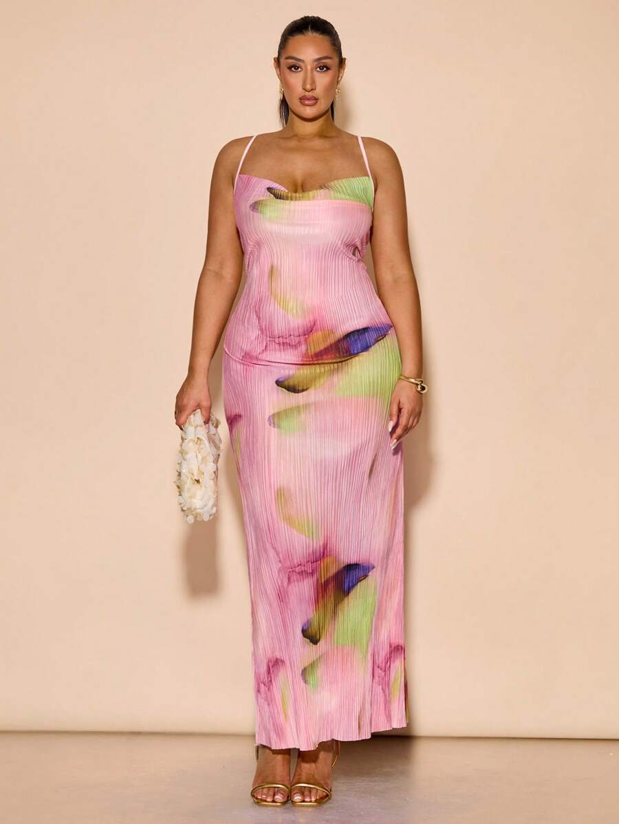 SHEIN BAE 大码女式优雅花卉印花超长吊带裙、度假装、度假太阳裙、海滩度假装、热带度假女装、女式夏季服装、太阳裙、日常穿着、露背连衣裙、超长连衣裙、女式花卉连衣裙、褶皱、女式淡色连衣裙 - 彩色 - 查看 1