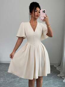 Elenzga 女士休闲 V 领泡泡袖荷叶边下摆短款连衣裙，优雅大方，适合通勤、度假、下午茶、派对 - 杏色 - 查看 7