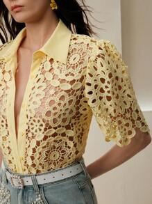 Anewsta 女士纯色优雅度假花卉镂空蕾丝衬衫，适合春季、夏季、节日、毕业典礼、度假、假日、海滩 - 黃色 - 查看 3