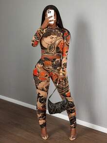 Slaydiva 2025春夏新款波西米亚音乐节复活节休闲日常个性街头时尚派对性感甜美可爱复古红黑色弹力网眼镂空网眼动漫人物波浪日式图案印花圆领修身短款长袖上衣搭配低腰松紧腰修身长裤女两件套 - 紅色 - 查看 1