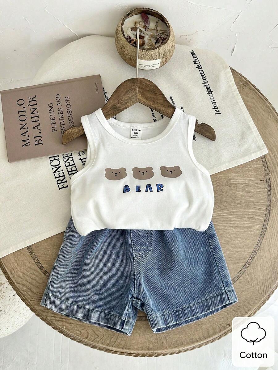 SHEIN Vintaside Kids Set de 2 piezas Conjunto de verano para niños pequeños, con top de chaleco con estampado de oso blanco combinado con pantalones cortos de jean, diseño minimalista y de moda, adorable, cómodo, adecuado para salidas, uso casual en casa, versátil para diferentes ocasiones