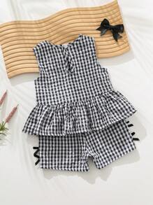 SHEIN Baby Girl Plaid Bow Ruffle Hem Top And Shorts Set