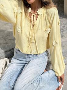 SHEIN Frenchy 女式纯色 3D 花卉装饰领结长袖衬衫 - 黃色 - 查看 10