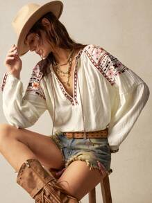 Bohemela 大码女式几何刺绣抽绳领长袖休闲衬衫 - 杏色 - 查看 4