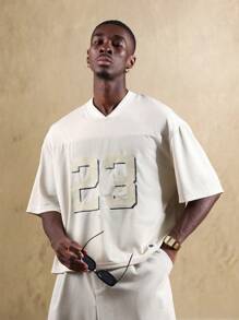 SUMWON 足球球衣款式号码印花网眼面料 V 领夏季宽松版型都市街头休闲俱乐部 T 恤 - 杏色 - 查看 2