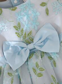 SHEIN Sukienka rozkloszowana dla dziewczynki w kolorze różowym, elegancka i słodka, z miękkiego tiulu, z okrągłym dekoltem i luźną talią, z kokardą, odpowiednia na imprezę i spotkanie - Niebieski - Zobacz 3