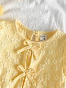 SHEIN Vintaside Kids 女婴花卉纹理面料衬衫，田园风格，可爱时尚，百搭，舒适，适合春夏季 - 黃色 - 查看 6