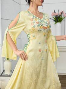 Yasmyna Vestido fluido de manga abullonada con escote en V, aplicaciones florales 3D y volante, color amarillo, para primavera/verano