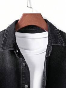 Manfinity LEGND Plus Size Men's Long Sleeve Single-Breasted Casual Pocket Denim Jacket Jean Shirt Men