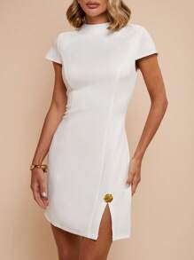 COSMINA Damen Sommer Einfarbiges Kleid mit Stehkragen, Rüschenärmeln, Schlitz am Saum und elegantem kurzem Schnitt