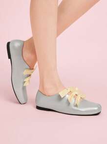 CUCCOO DOLLMOD Damskor med moderna och bekväma platta slip-on-detaljer, guldfärgade - Silver - Visa 5