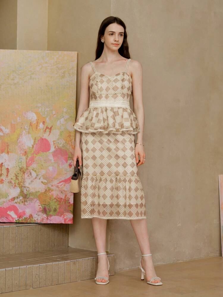 DIAMOND PRINT RUFFLE HEM SKIRT