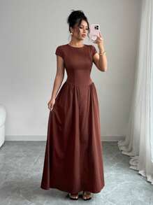 Rafferiza Elegantes figurbetontes Midikleid mit ausgeschnittener Rückenpartie