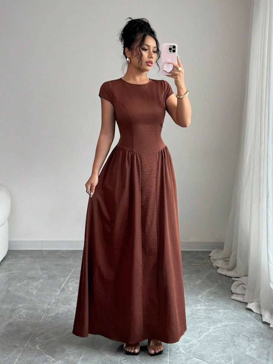 Rafferiza Elegantes figurbetontes Midikleid mit ausgeschnittener Rückenpartie