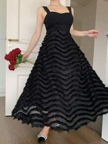 DAZY Ärmelloses, texturiertes Patchwork-Midikleid mit quadratischem Ausschnitt in Schwarz für Damen