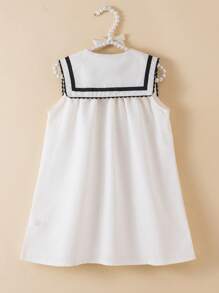 Vestido de niña con cuello marinero, sin mangas, con botones y detalle de cinta, en estilo fresco y casual para verano. Vestido blanco con estilo marinero para niñas, vestido uniforme para niñas