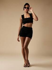 MISSGUIDED Conjunto a juego de top corto tipo Bardot con pliegues y shorts tipo booty para verano, ideal para festivales, vacaciones en la playa, clubes y fiestas - Negro - Ver 4