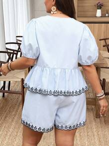 SHEIN Clasi 2 件套加大码短袖衬衫和短裤，适合夏季的时尚 - 藍白色 - 查看 2