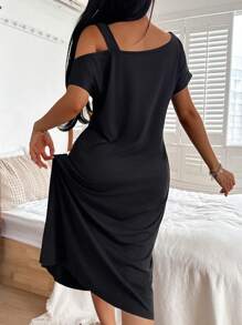 SHEIN 休闲不对称露肩英文标语印花超柔软舒适牛奶丝针织女士睡衣连衣裙，Moo Moo - 黑色 - 查看 2