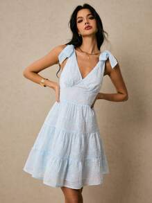 Poéselle 浅蓝色蝴蝶结设计连衣裙。海滩度假装，女士夏季烧花刺绣结肩无袖迷你连衣裙女士短裙夏季女士生日装工作夏装。 - 淺藍色 - 查看 7