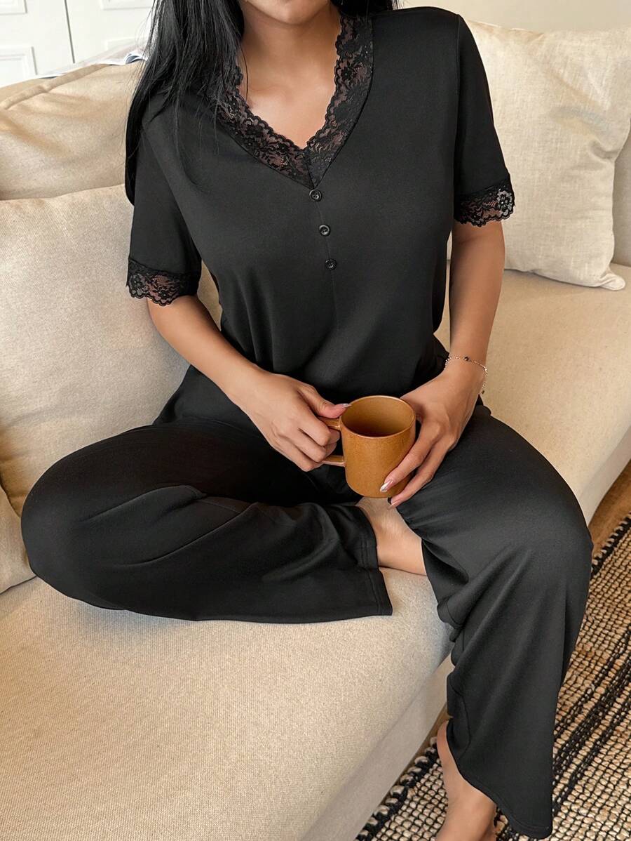 SHEIN 女士撞色蕾丝 V 领短袖上衣和裤子休闲舒适家居睡衣套装 - 黑色 - 查看 1