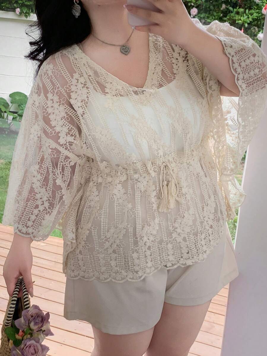 Dazy Plus V领蕾丝半透明套头衫，夏季度假风格 - 杏色 - 查看 1