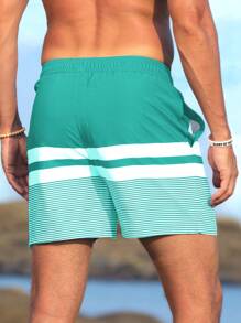 Manfinity VDAYZ Men Loose Striped Beach Shorts In Vacation Style Milk Silk Lining - Green - View 2