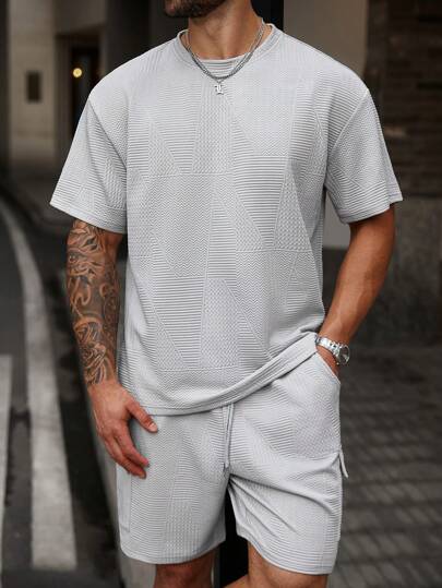 Manfinity Homme 大码男士纯色纹理T恤和短裤套装，休闲夏季