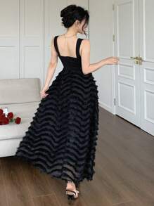 DAZY Ärmelloses, texturiertes Patchwork-Midikleid mit quadratischem Ausschnitt in Schwarz für Damen