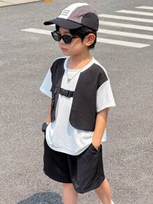 Set de 2 piezas de ropa casual deportiva para niños jóvenes - Camiseta de manga corta con estampado de texto oversize y pantalones cortos cargo negros, adecuado para viajes, escuela y primavera/verano