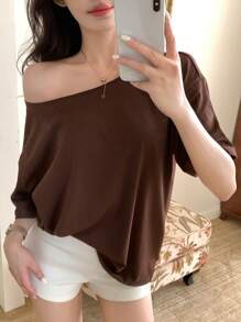 DAZY Damen lässiges, locker sitzendes T-Shirt mit asymmetrischem Ausschnitt, Sommer Neuheit, Schulanfangs-Kleidung im Preppy-Stil