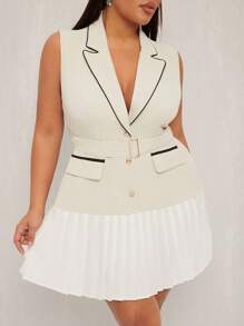 SHEIN SXY Robe d'été et de printemps élégante et sexy pour grandes tailles. Robe de couleur abricot avec col, sans manches, volants sur les bords et plis en tissu. Convient pour le port quotidien, les festivals, les sorties entre amis, les anniversaires, les enterrements de vie de jeune fille, les mariages, élégante et décontractée. Idéale pour le shopping, la sortie, coquette, facile à assortir et affinante. Met en valeur la silhouette.